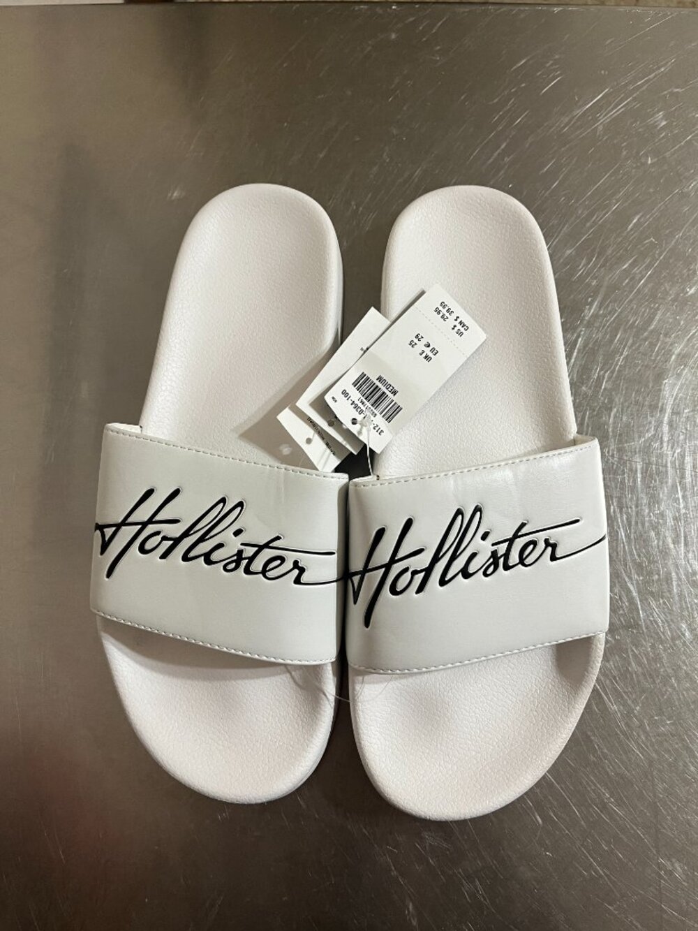 HOLLISTER White Signature Logo Slides Size NWT Size 10